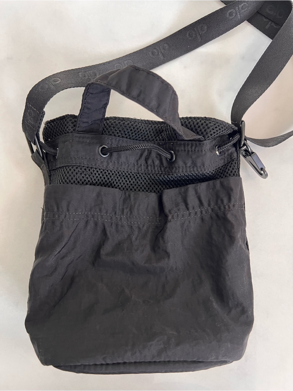 ALO Yoga Bucket Bag in Black - Picture 4 of 6